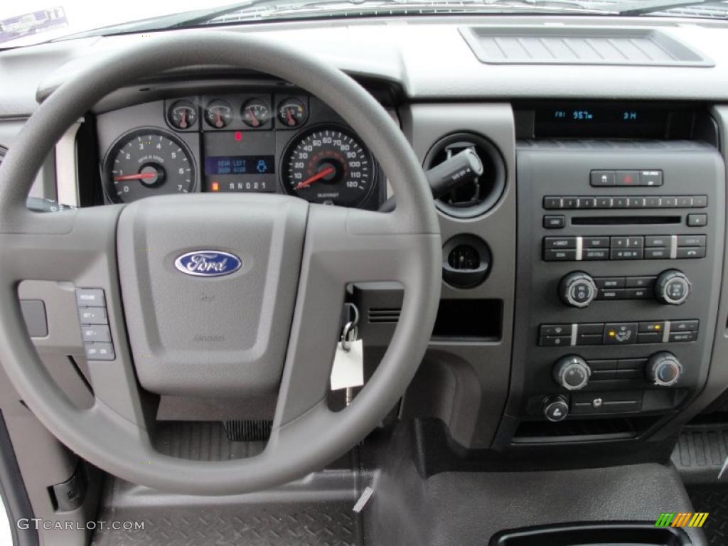 2010 F150 STX SuperCab - Oxford White / Medium Stone photo #24