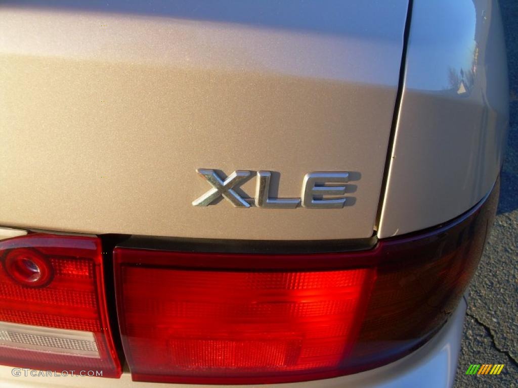 1996 Camry XLE Sedan - Cashmere Beige Metallic / Beige photo #9