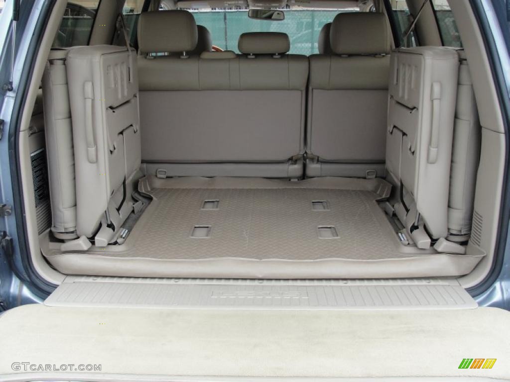 2001 Lexus LX 470 Trunk Photo #40717318