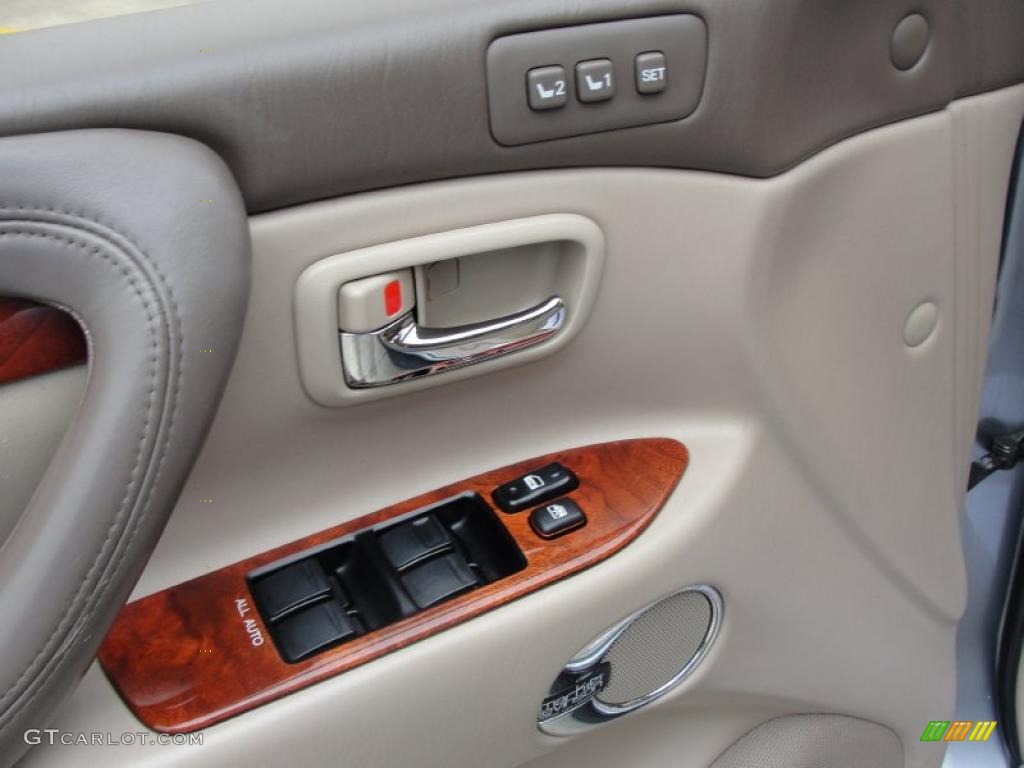 2001 Lexus LX 470 Controls Photo #40717394