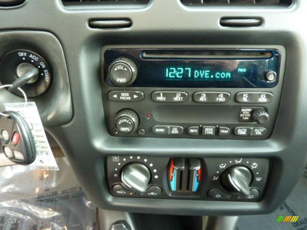 2004 Chevrolet Monte Carlo Intimidator SS Controls Photo #40718514