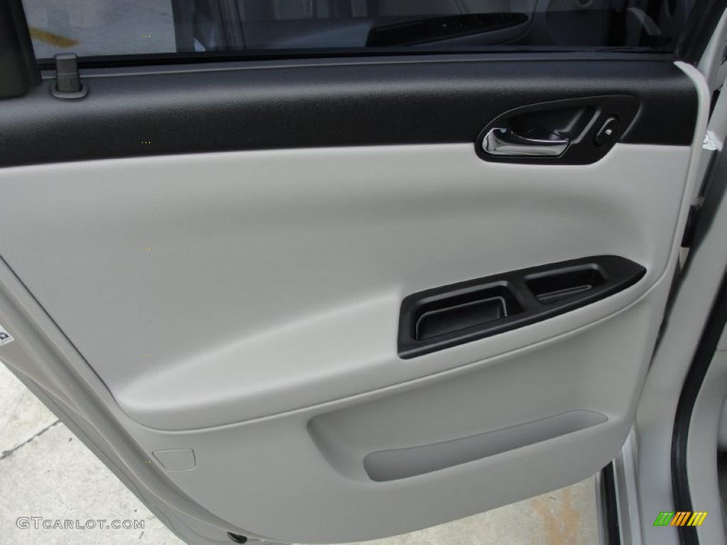 2006 Impala SS - Silverstone Metallic / Gray photo #31