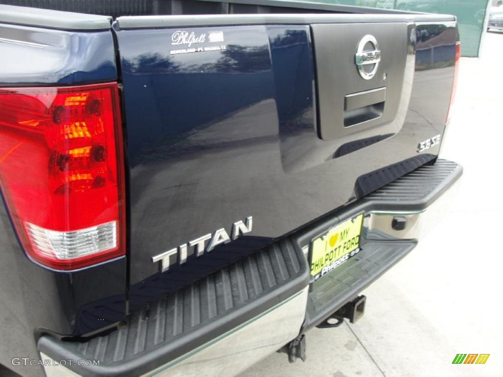 2007 Titan SE Crew Cab - Majestic Blue / Graphite Black/Titanium photo #20