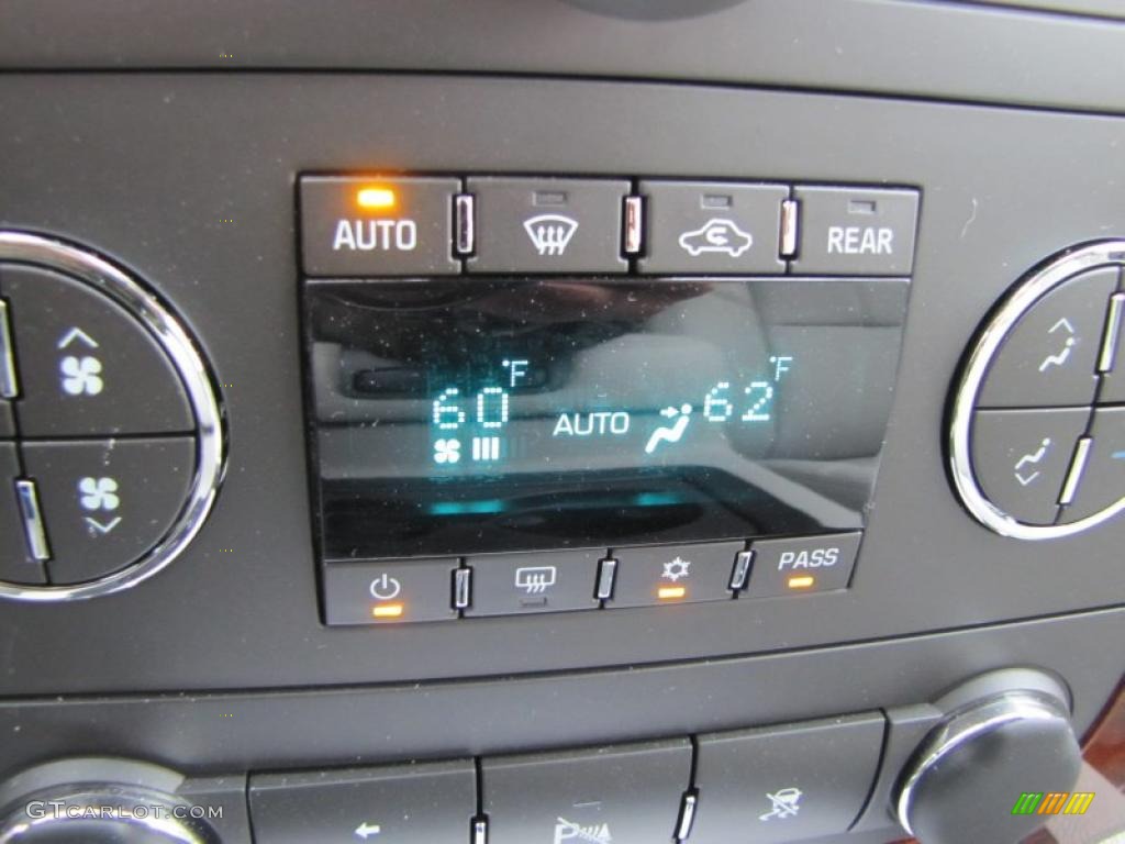 2011 Chevrolet Tahoe LT Controls Photo #40730291