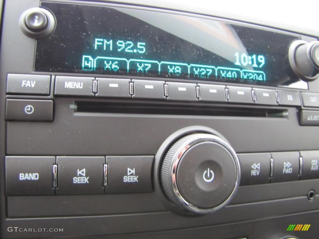 2010 Chevrolet Silverado 1500 LT Extended Cab 4x4 Controls Photo #40731171