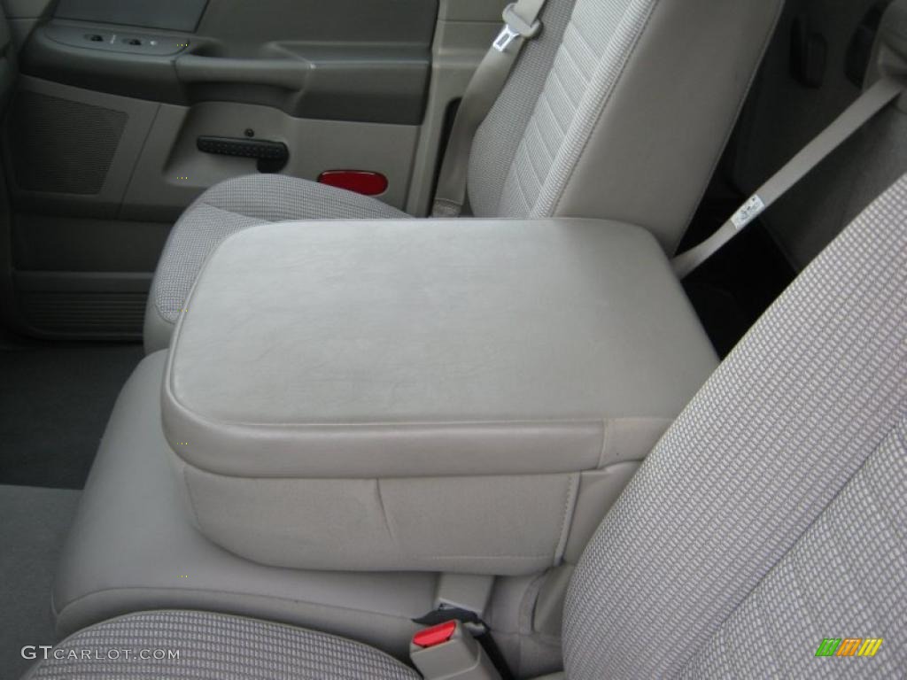 2008 Ram 1500 SXT Regular Cab - Light Khaki Metallic / Khaki photo #12