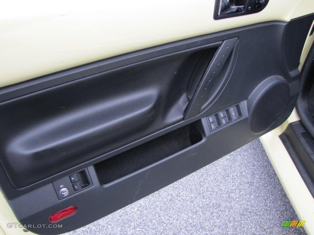 2006 New Beetle 2.5 Convertible - Mellow Yellow / Black photo #12