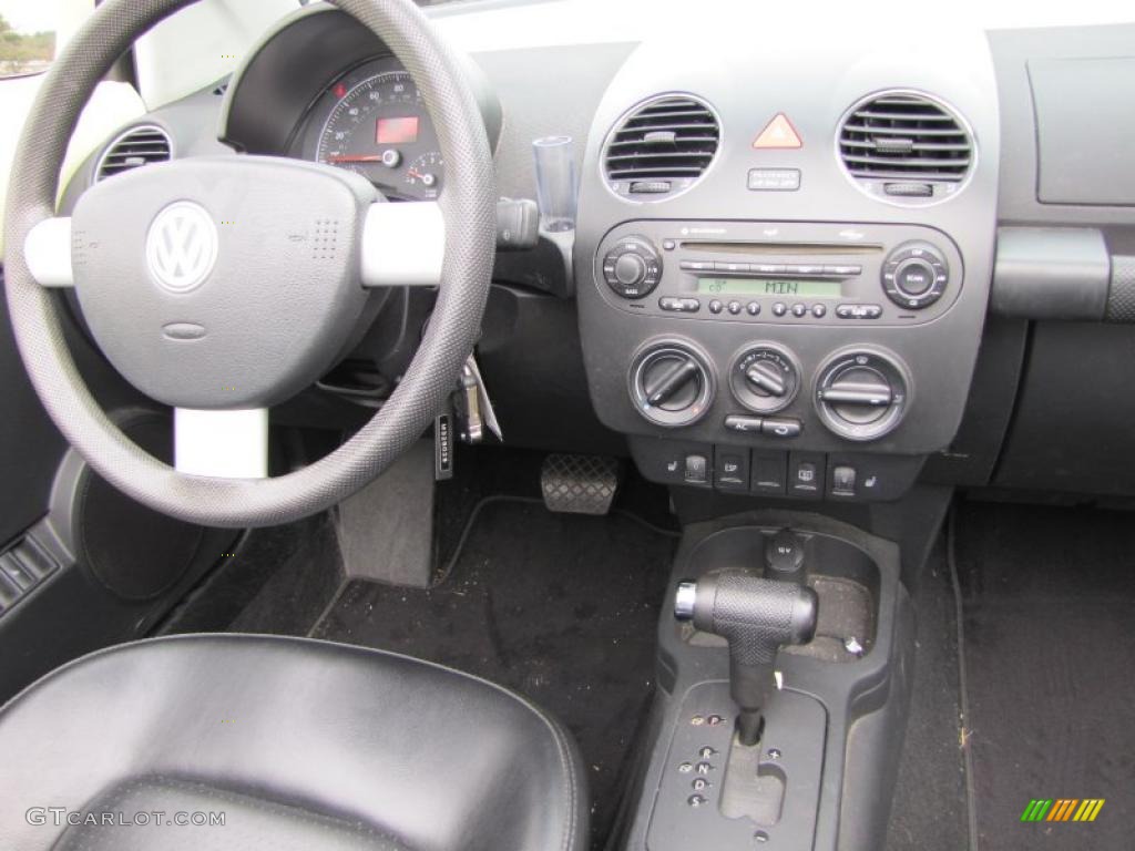 2006 New Beetle 2.5 Convertible - Mellow Yellow / Black photo #15