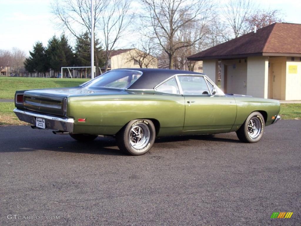 1969 Road Runner 2 Door Coupe - Limelight Green Poly / White photo #4