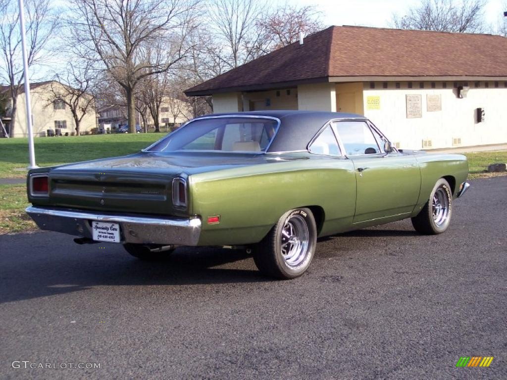 1969 Road Runner 2 Door Coupe - Limelight Green Poly / White photo #5