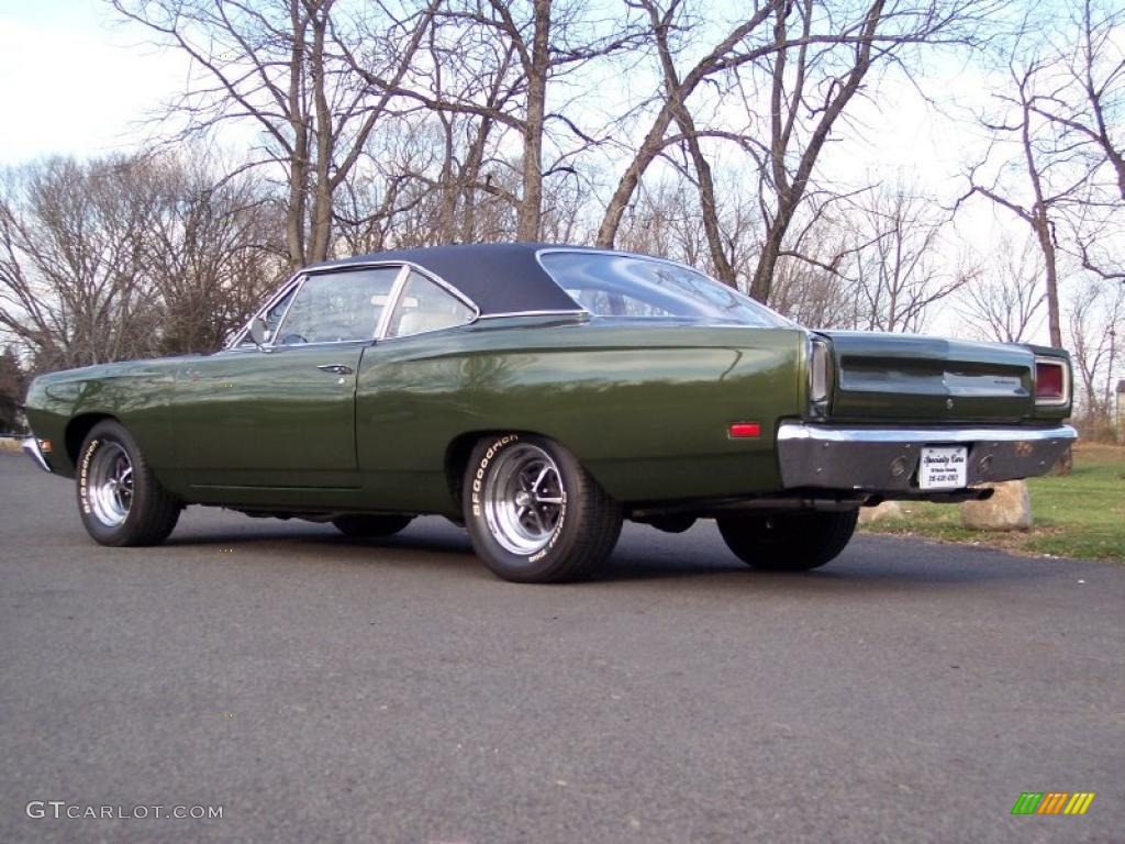 1969 Road Runner 2 Door Coupe - Limelight Green Poly / White photo #12