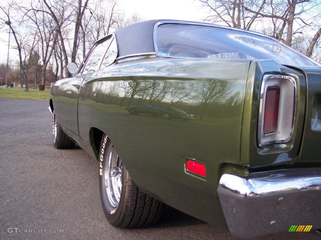 1969 Road Runner 2 Door Coupe - Limelight Green Poly / White photo #14