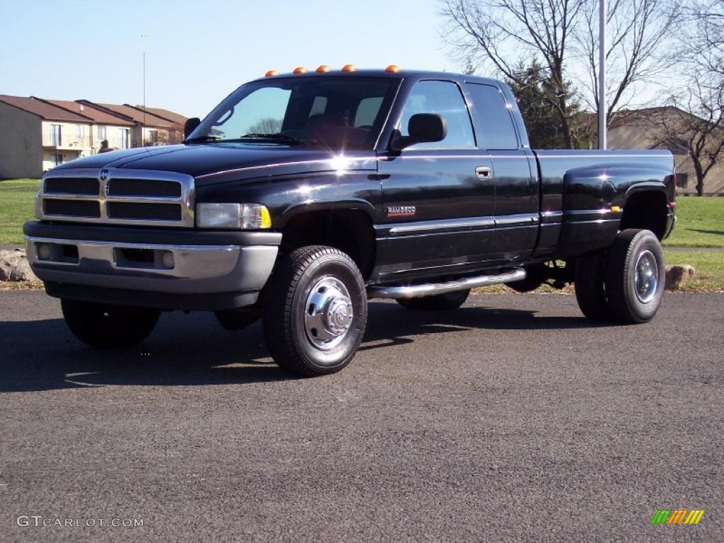 2000 Ram 3500 SLT Extended Cab 4x4 Dually - Black / Mist Gray photo #2