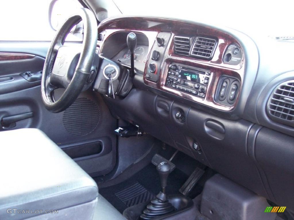 2000 Dodge Ram 3500 SLT Extended Cab 4x4 Dually Mist Gray Dashboard Photo #40736123