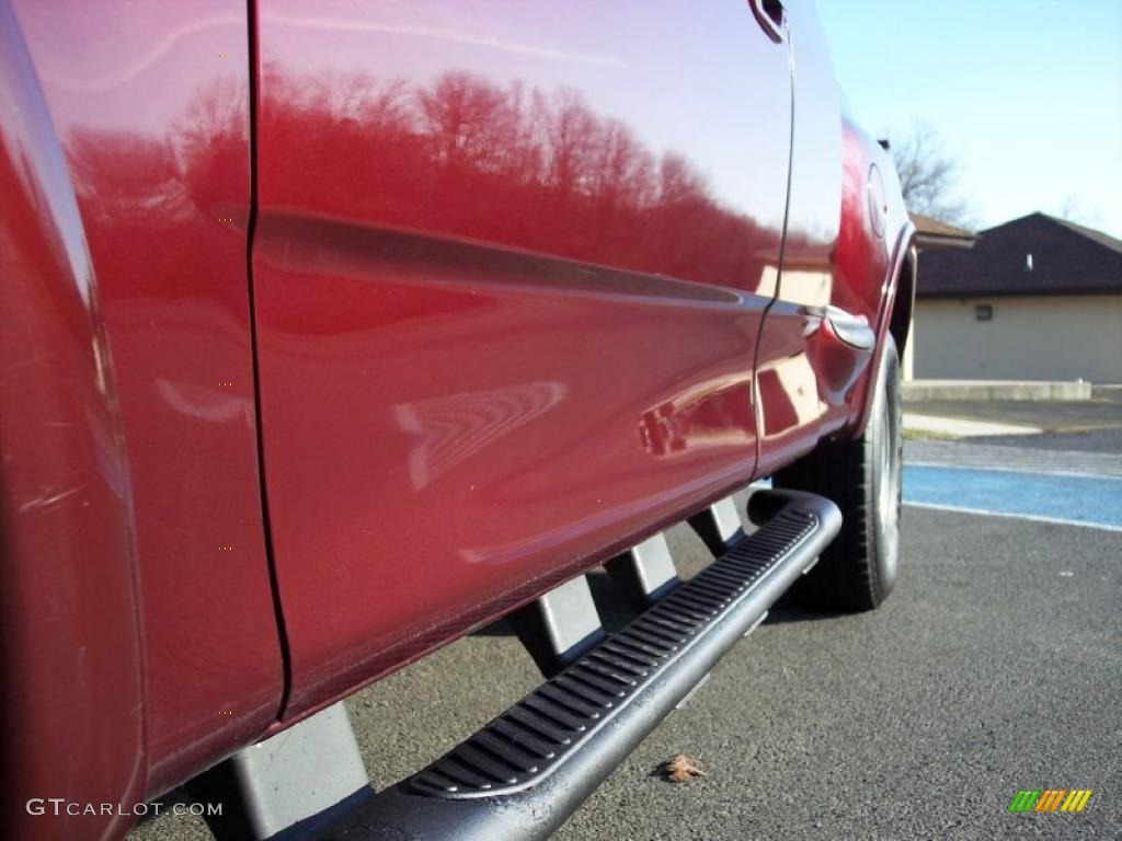 1999 F150 XLT Extended Cab 4x4 - Dark Toreador Red Metallic / Medium Graphite photo #24