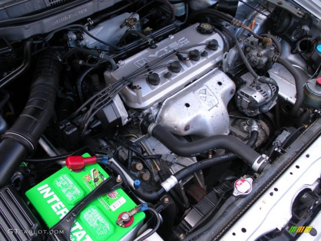 2001 Honda Accord LX Coupe Engine Photos