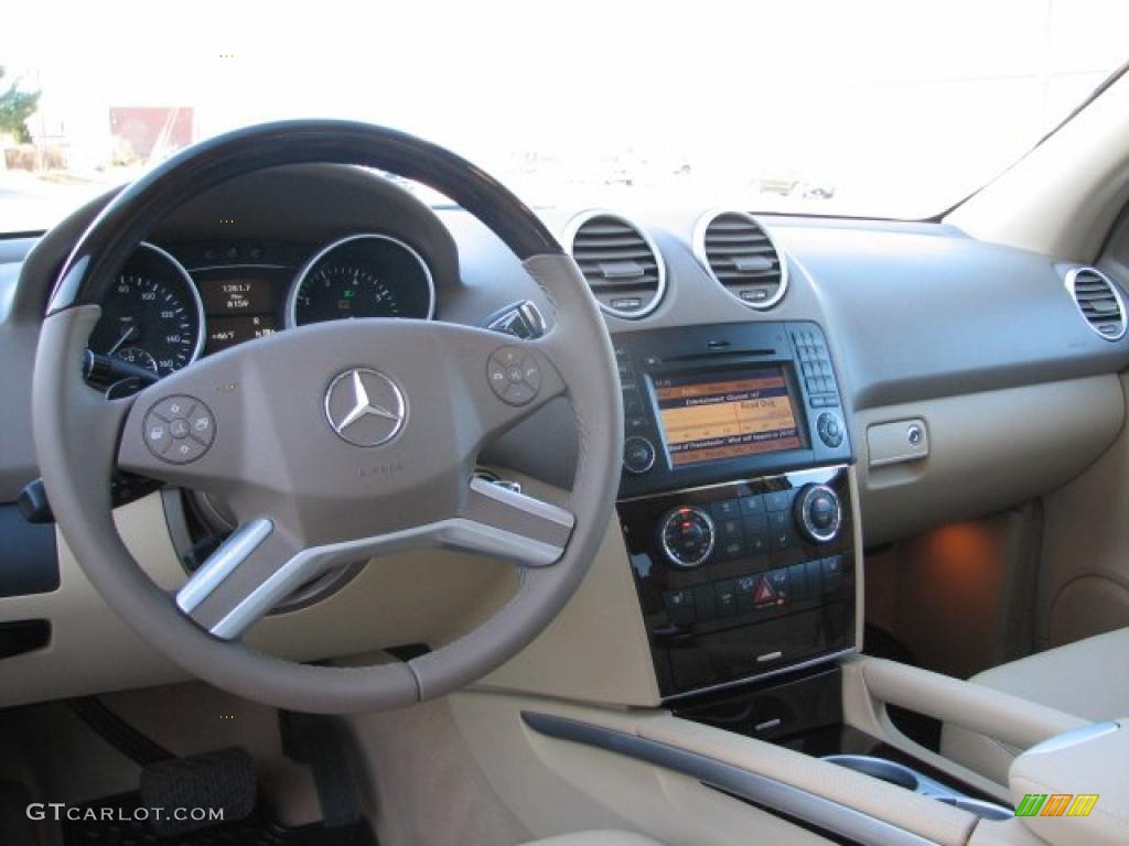Cashmere Interior 2011 Mercedes-Benz ML 350 4Matic Photo #40737947