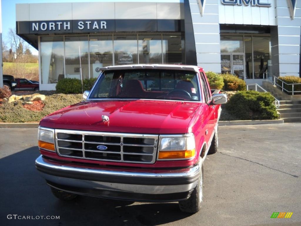 1995 F150 XLT Regular Cab 4x4 - Electric Currant Red Pearl / Red photo #1
