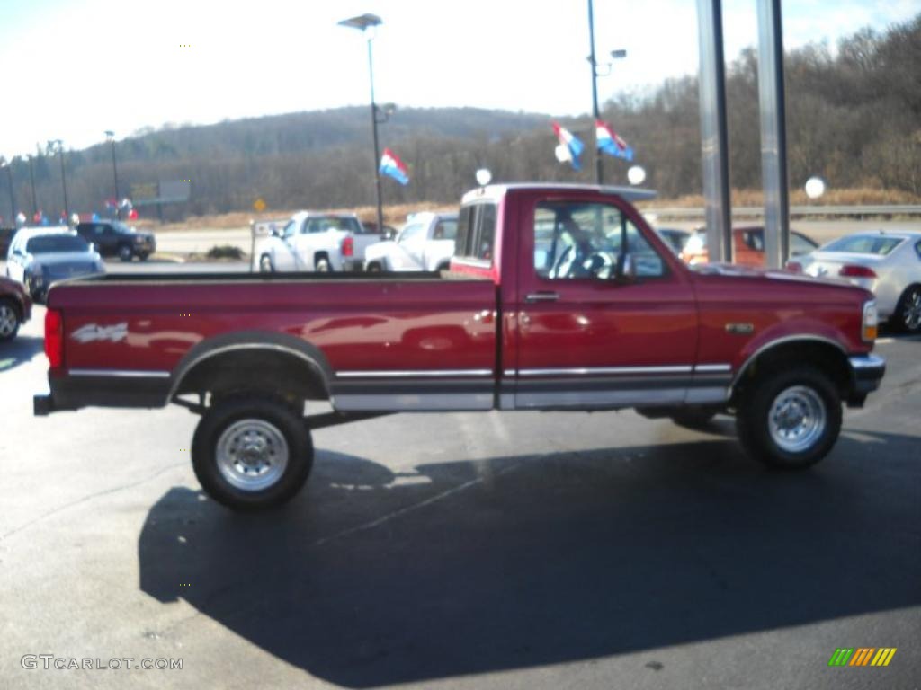 1995 F150 XLT Regular Cab 4x4 - Electric Currant Red Pearl / Red photo #4