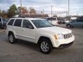 Stone White - Grand Cherokee Laredo Photo No. 3