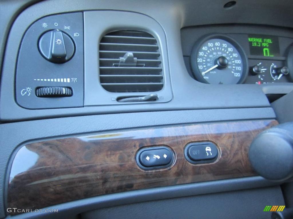 2006 Mercury Grand Marquis LS Controls Photo #40740767