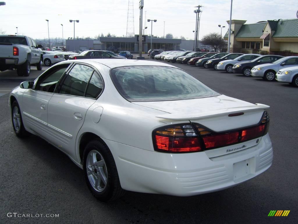 2005 Bonneville SE - Ivory White / Taupe photo #3