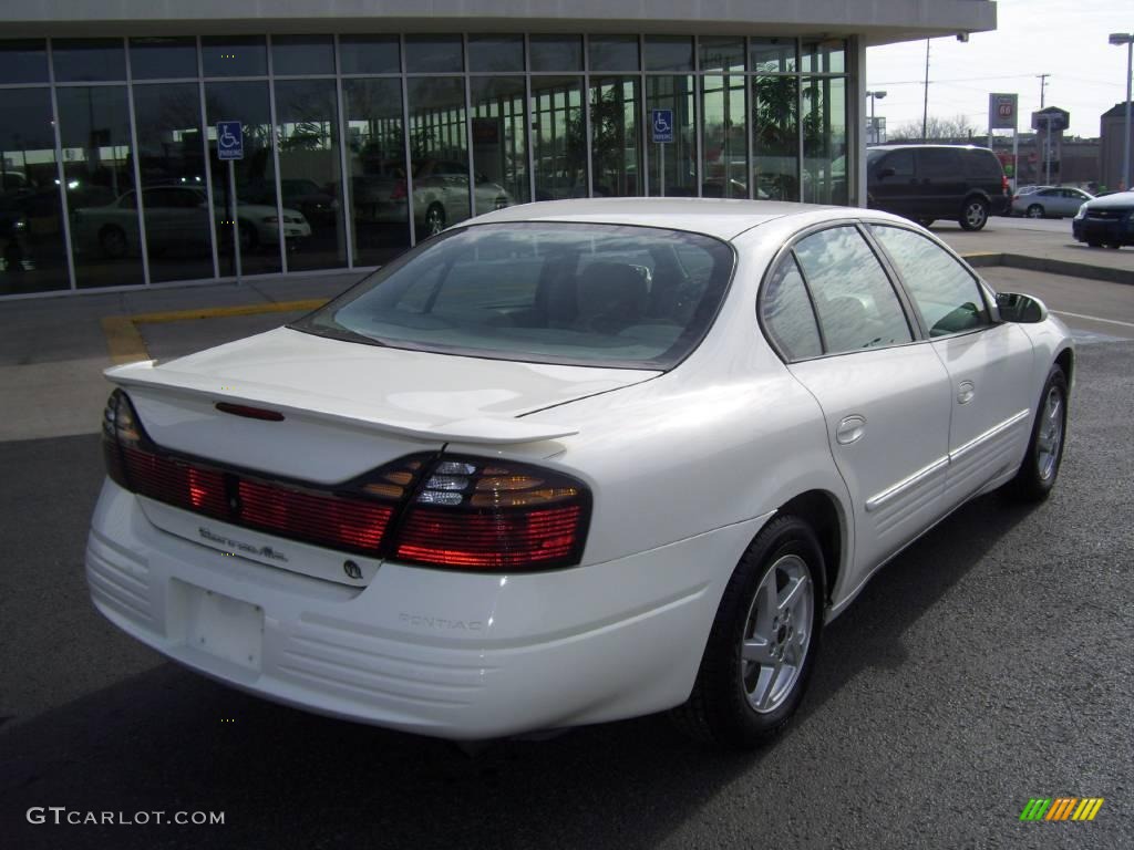 2005 Bonneville SE - Ivory White / Taupe photo #5