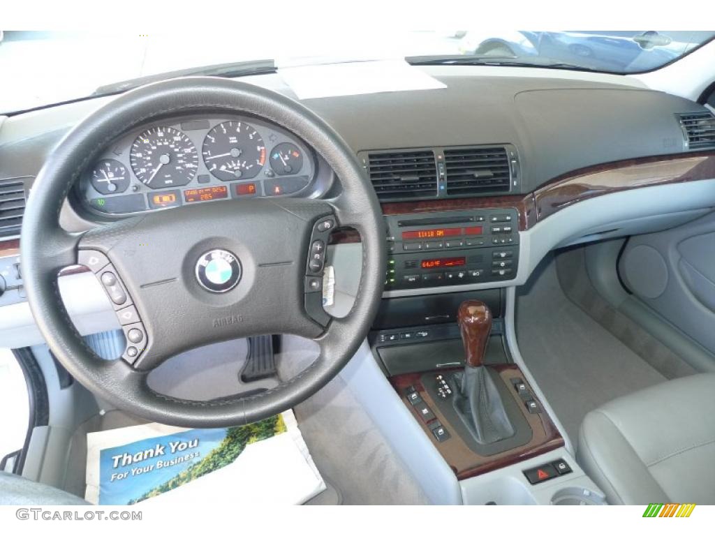 2003 BMW 3 Series 325xi Wagon Grey Dashboard Photo #40749178