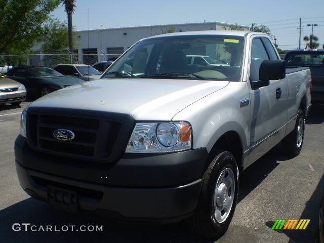 2008 F150 XL Regular Cab - Silver Metallic / Medium Flint Grey photo #1