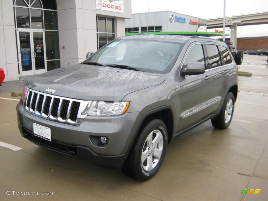 2011 Grand Cherokee Laredo X Package 4x4 - Mineral Gray Metallic / Black photo #1