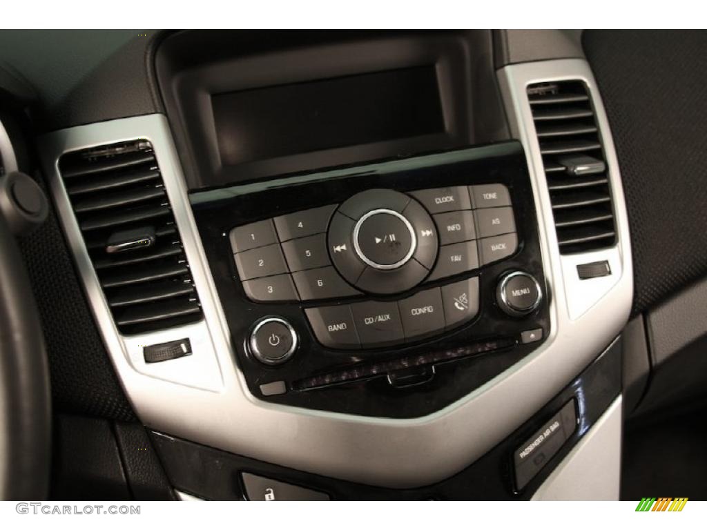 2011 Chevrolet Cruze LT Controls Photo #40754719