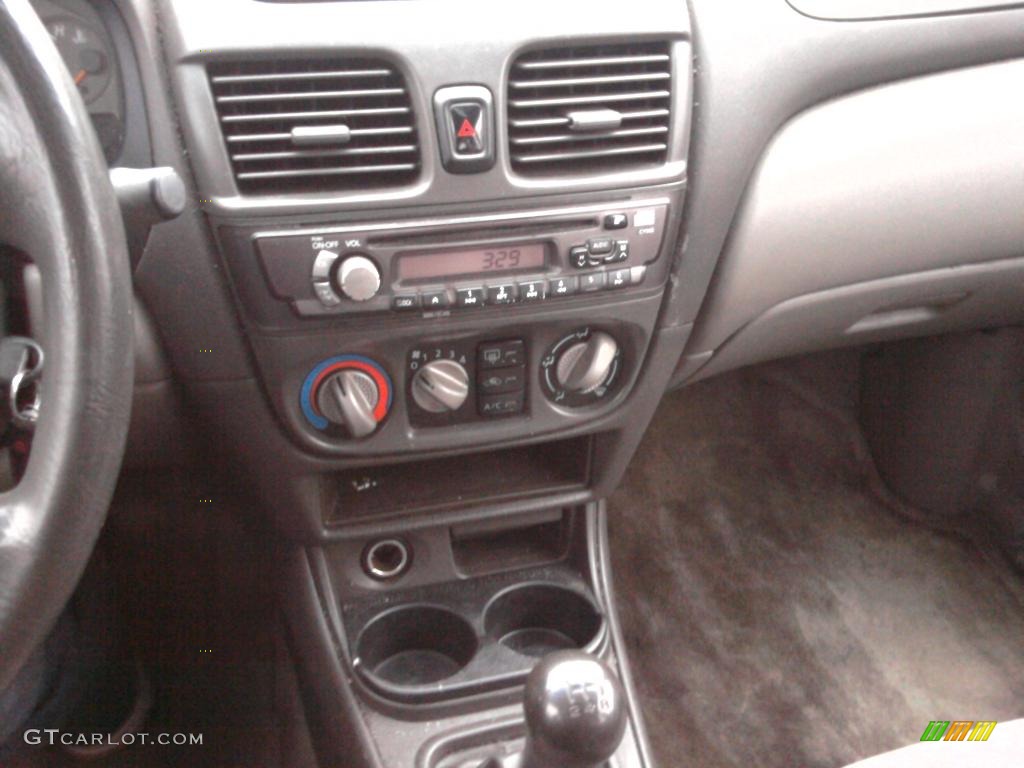 2001 Sentra XE - Blackout Black / Stone photo #11