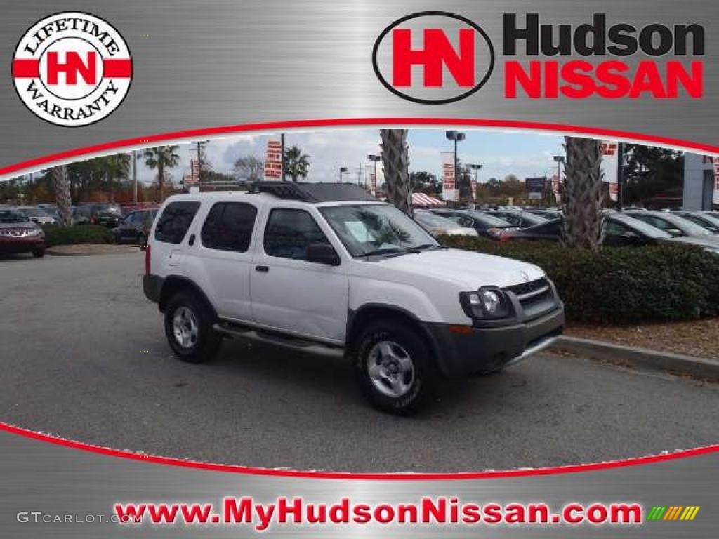 Cloud White Nissan Xterra