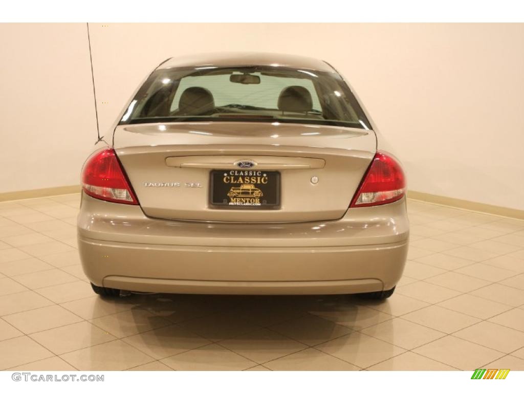 2006 Taurus SEL - Arizona Beige Metallic / Medium/Dark Pebble Beige photo #6