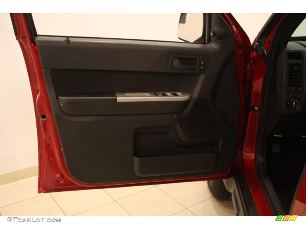 2010 Escape XLT V6 - Sangria Red Metallic / Charcoal Black photo #8