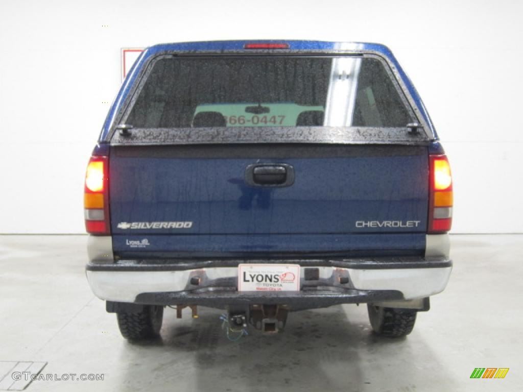 2002 Silverado 1500 LS Regular Cab 4x4 - Indigo Blue Metallic / Graphite Gray photo #17