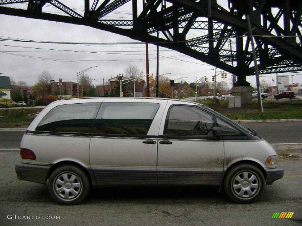 1991 Previa LE - Silverleaf Metallic / Gray photo #2