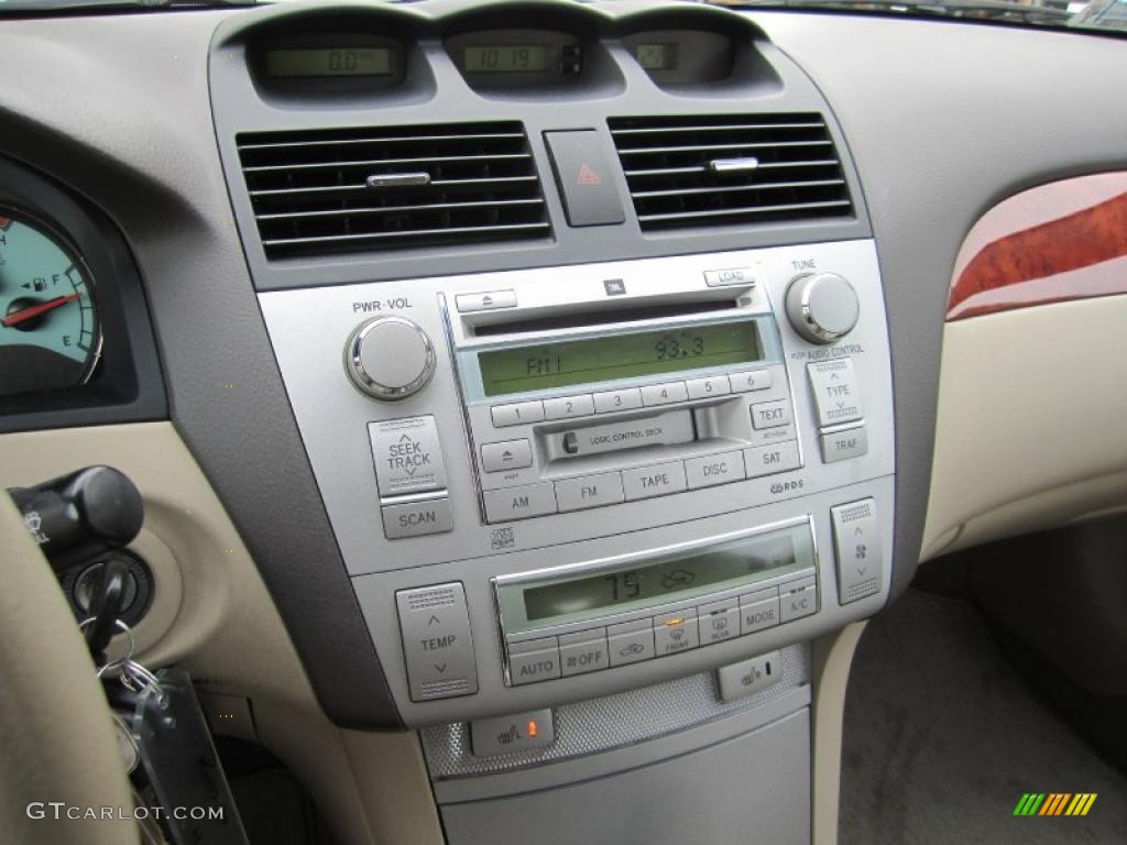 2006 Toyota Solara SLE V6 Coupe Controls Photo #40763647