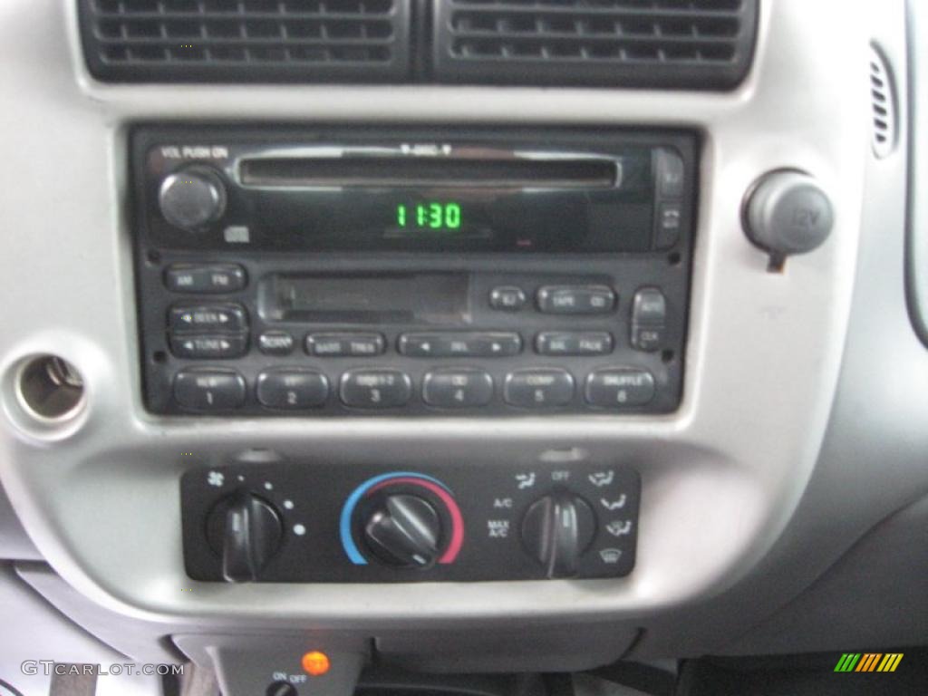 2003 Ford Ranger XLT SuperCab Controls Photo #40764547