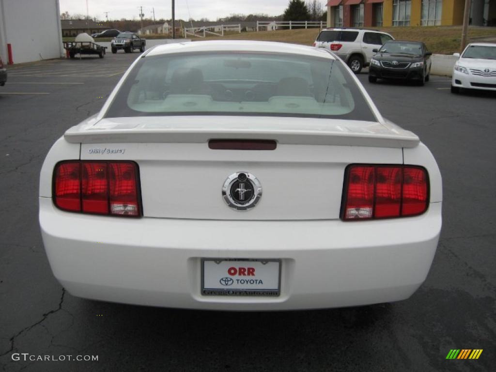 2007 Mustang V6 Deluxe Coupe - Performance White / Medium Parchment photo #5