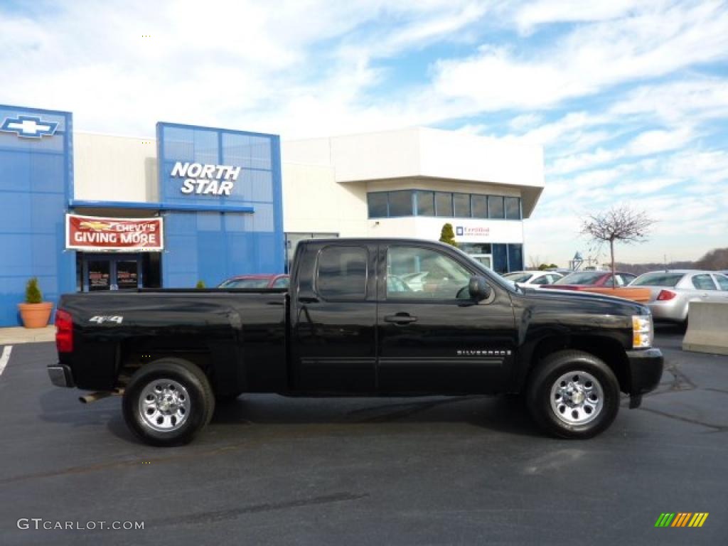 2009 Silverado 1500 LS Extended Cab 4x4 - Black / Dark Titanium photo #2