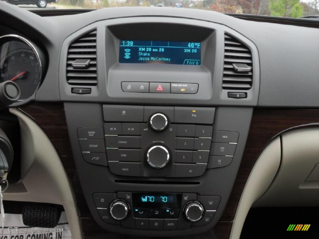 2011 Buick Regal CXL Controls Photo #40768575