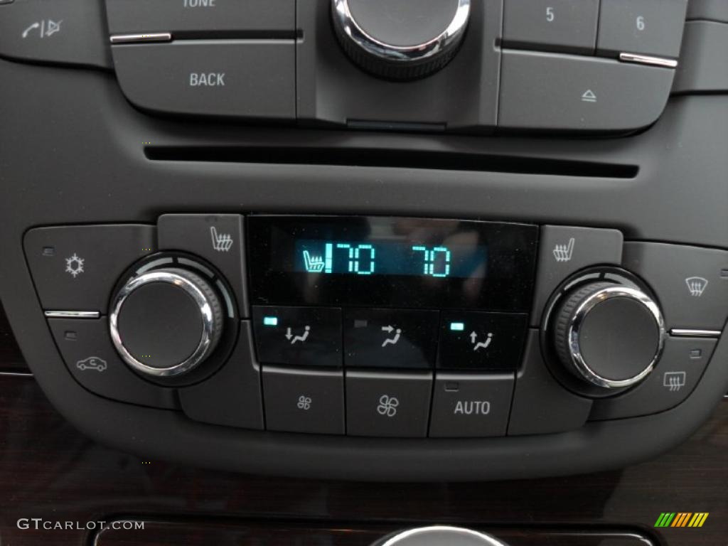 2011 Buick Regal CXL Controls Photo #40768587