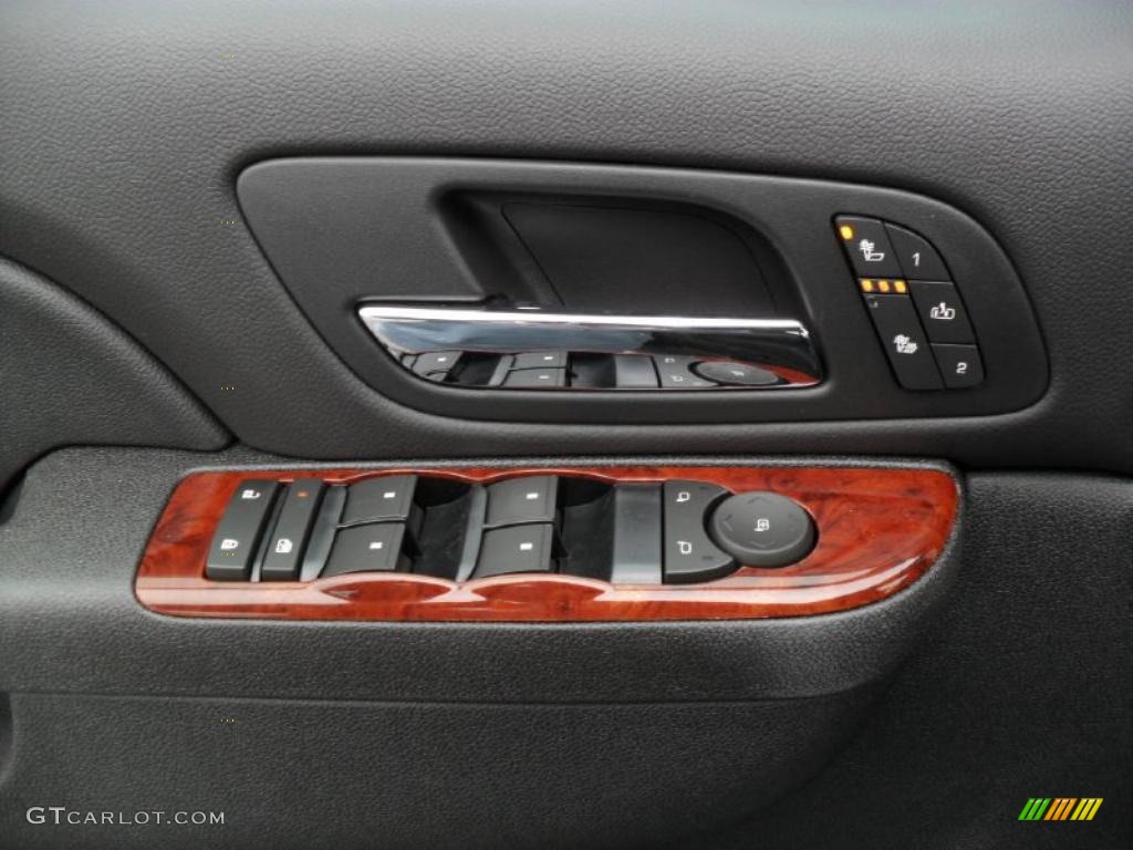 2011 Chevrolet Silverado 3500HD LTZ Crew Cab 4x4 Dually Controls Photo #40770243
