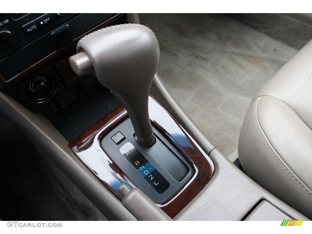 2000 Camry XLE V6 - Super White / Gray photo #20