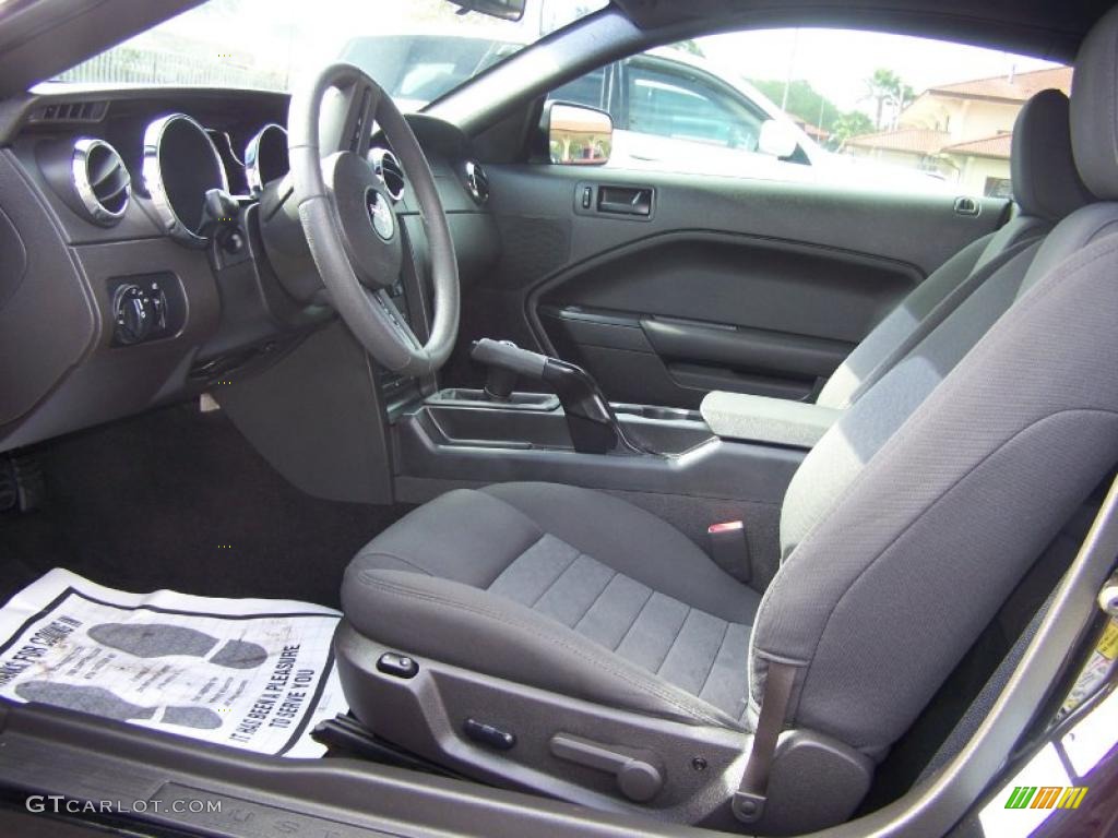 Dark Charcoal Interior 2007 Ford Mustang GT Deluxe Coupe Photo #40771987