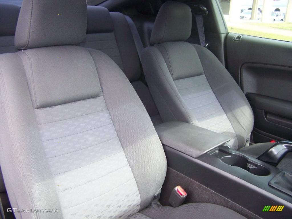 2007 Mustang GT Deluxe Coupe - Black / Dark Charcoal photo #17