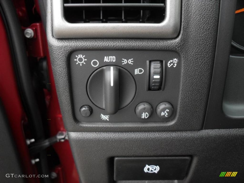 2011 Chevrolet Colorado LT Crew Cab Controls Photo #40772939