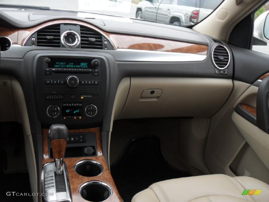 2010 Buick Enclave CX Cashmere/Cocoa Dashboard Photo #40774643