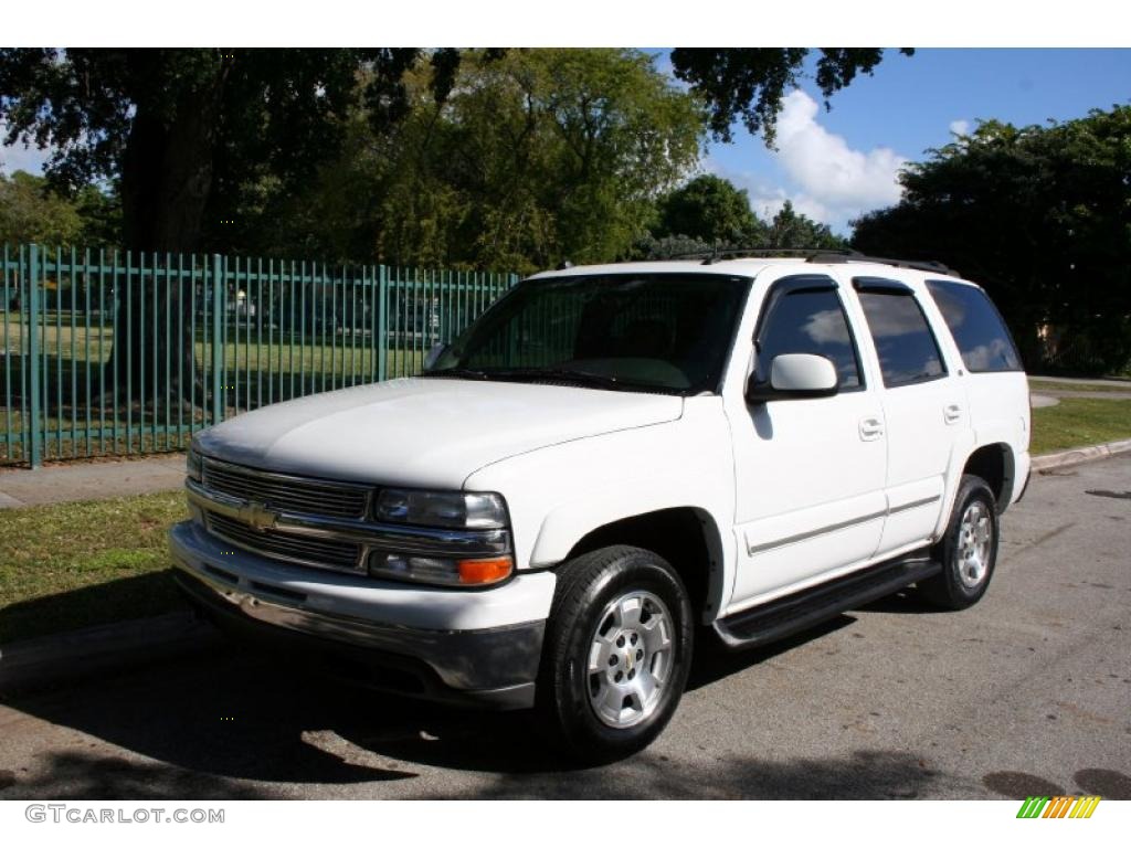 2004 Tahoe LT 4x4 - Summit White / Gray/Dark Charcoal photo #1